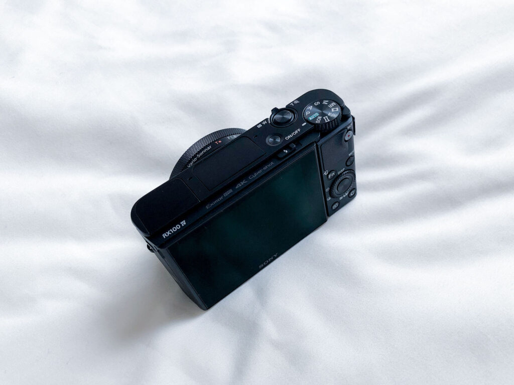 気軽に持ち歩けるコンデジカメラを買いました｜ SONY RX100M4｜fuyuna