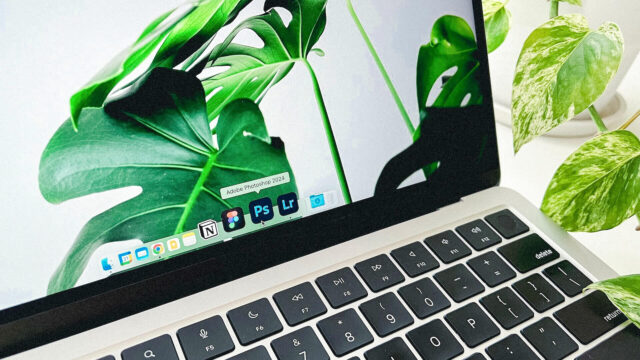 MacBookのDockでPhotoshopにフォーカスしている写真